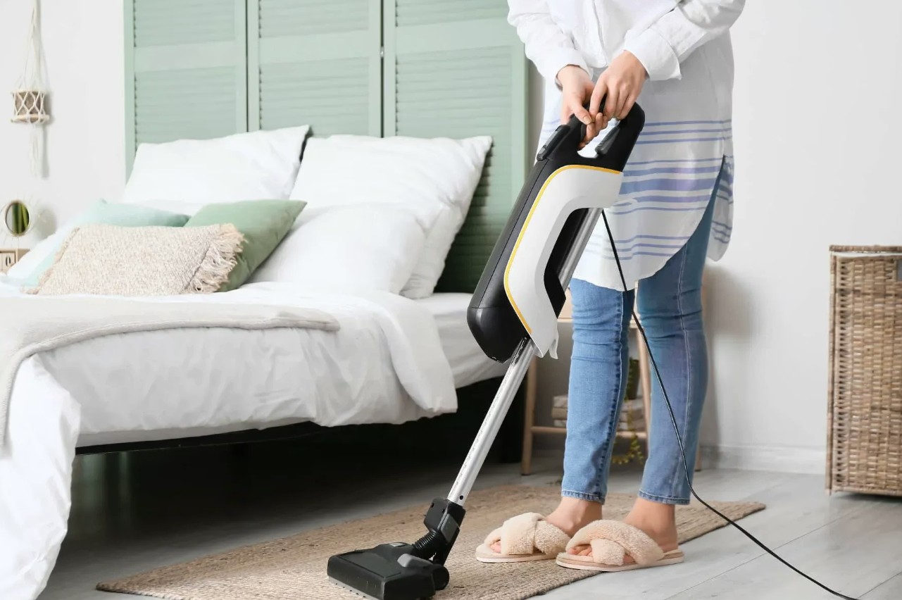 Vacation rental bedroom turnover clean